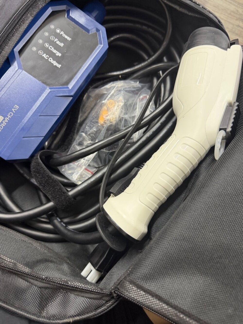 Megear Portable Level 1 EV Charger Model MG-US-WE16AN620 NEMA5-20‎ Plug 100-245V - Picture 2 of 13